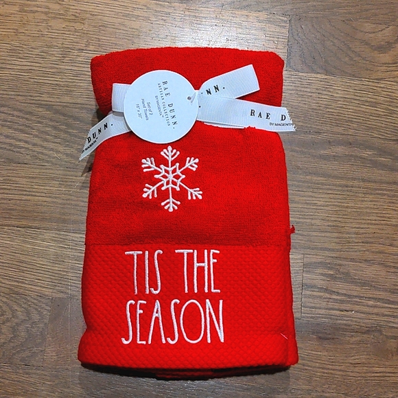 Rae Dunn Bath New Rae Dunn Tis The Season Hand Towels In Redwhite